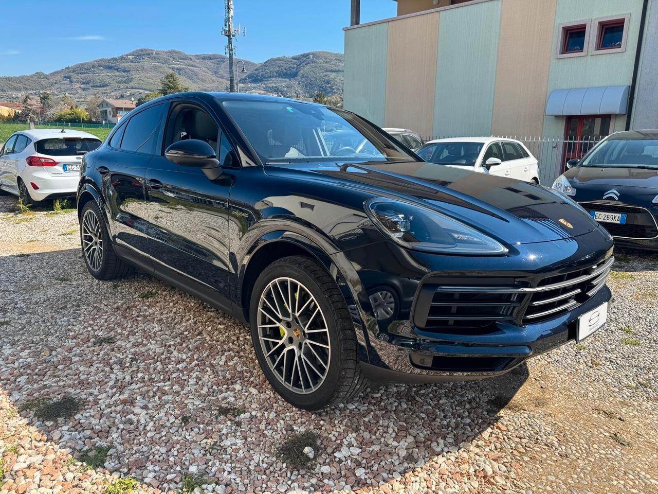 Porsche Cayenne Coupé 3.0 V6 E-Hybrid Platinum Edition