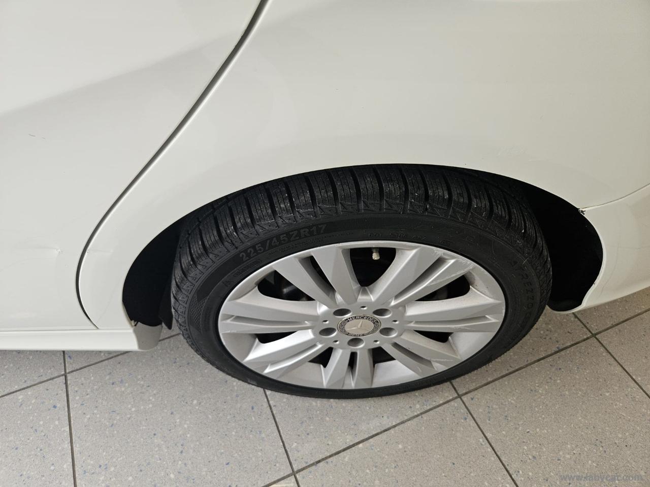 MERCEDES-BENZ B 180 CDI Executive