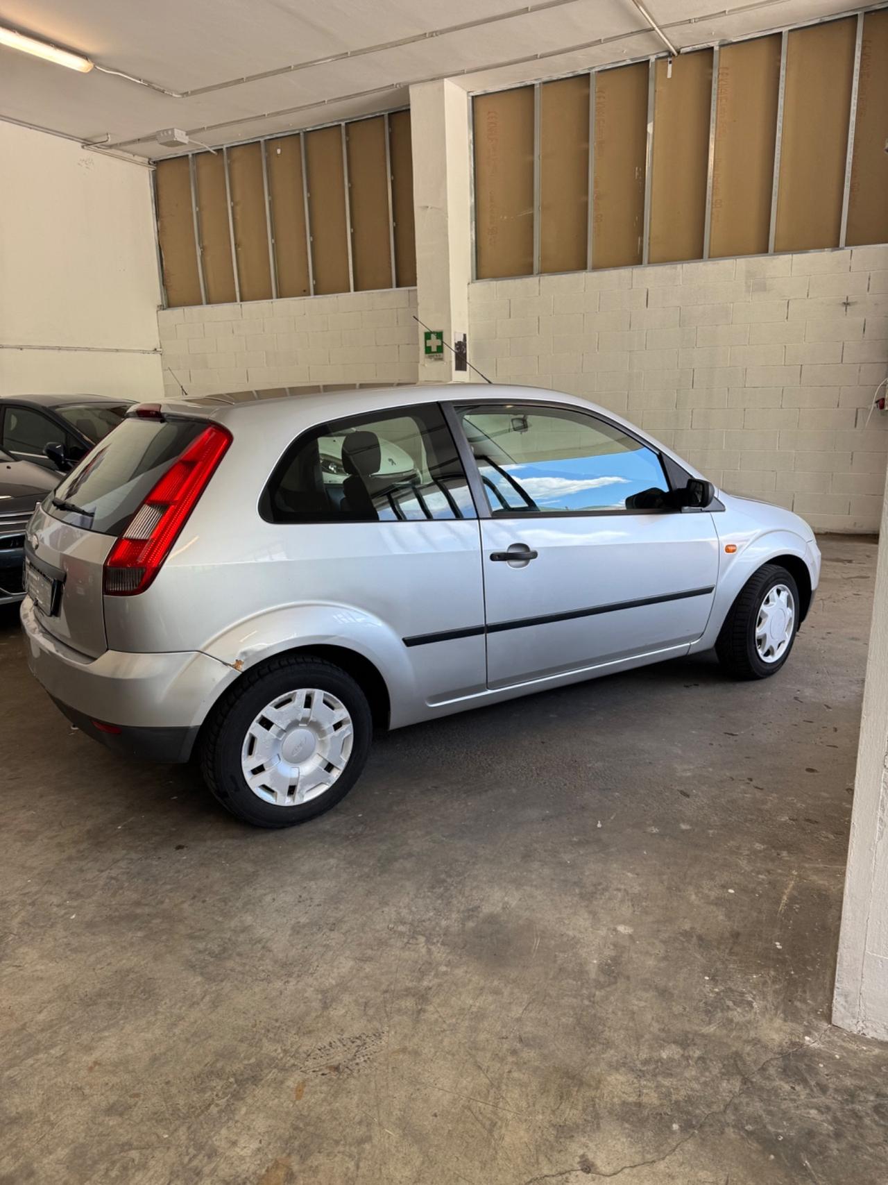 Ford Fiesta 1.2 16V 3p. Ghia