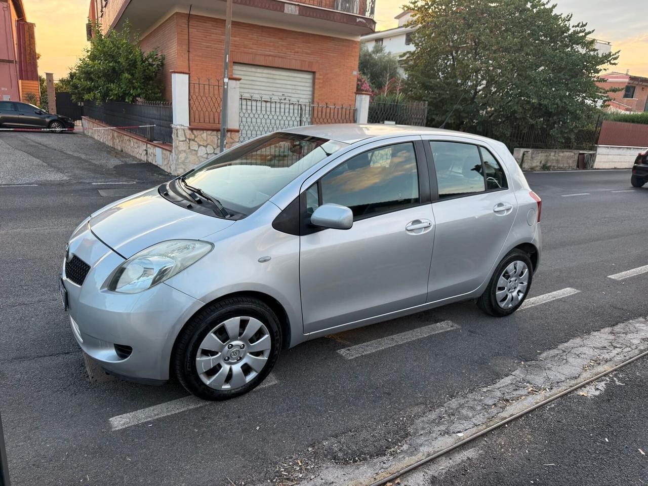 Toyota Yaris 1.0 5 porte - Superprezzo - Tutto incluso
