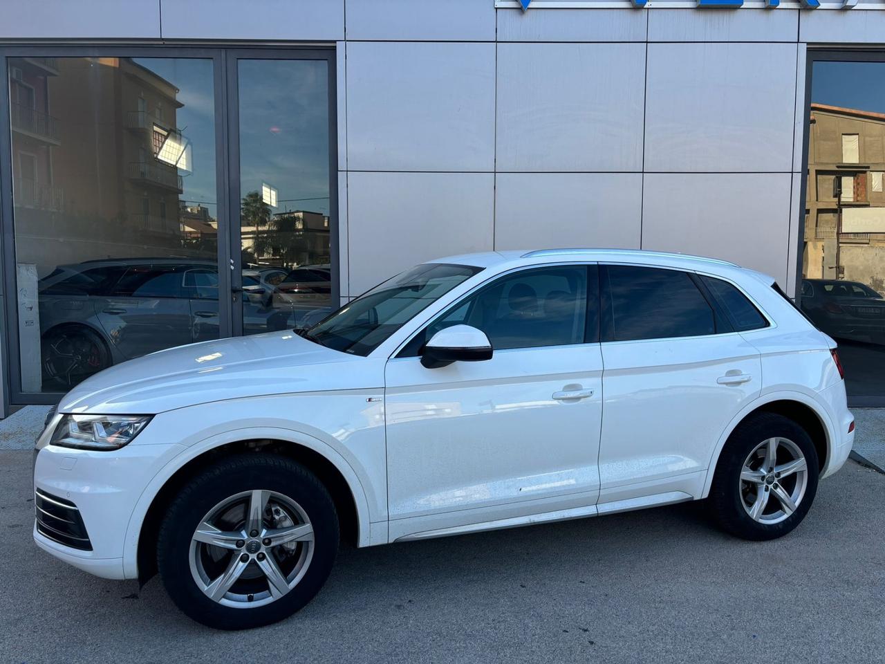 Audi Q5 2.0 TDI 190 CV quattro S tronic S-line - anno 2017 - prezzo €22.900