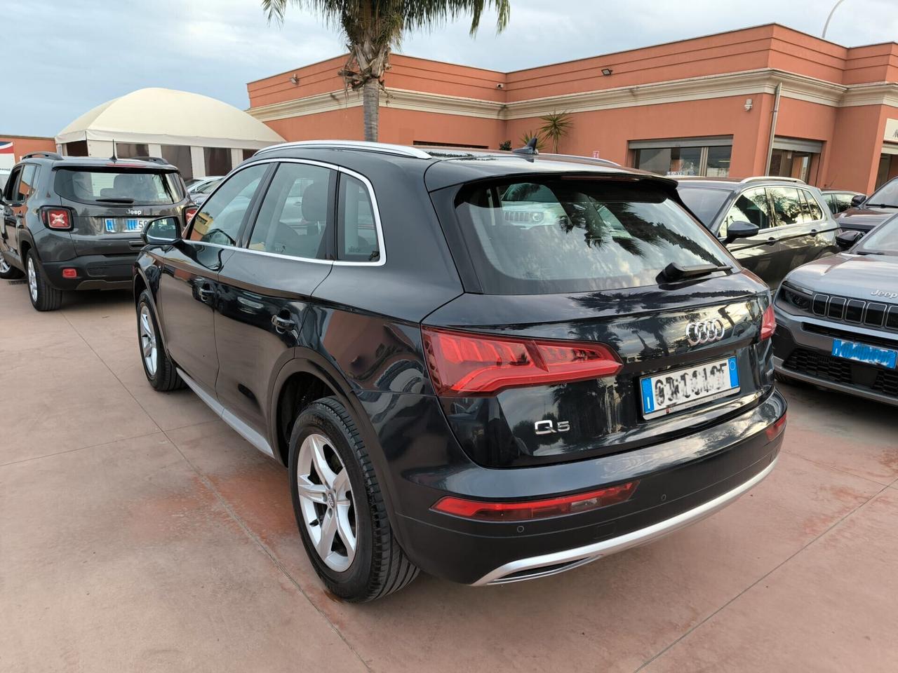 Audi Q5 40 TDI quattro S tronic Business Sport