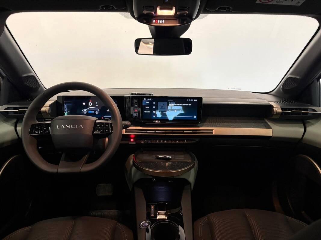 Lancia Ypsilon 1.2 mhev Edizione Cassina e-dct