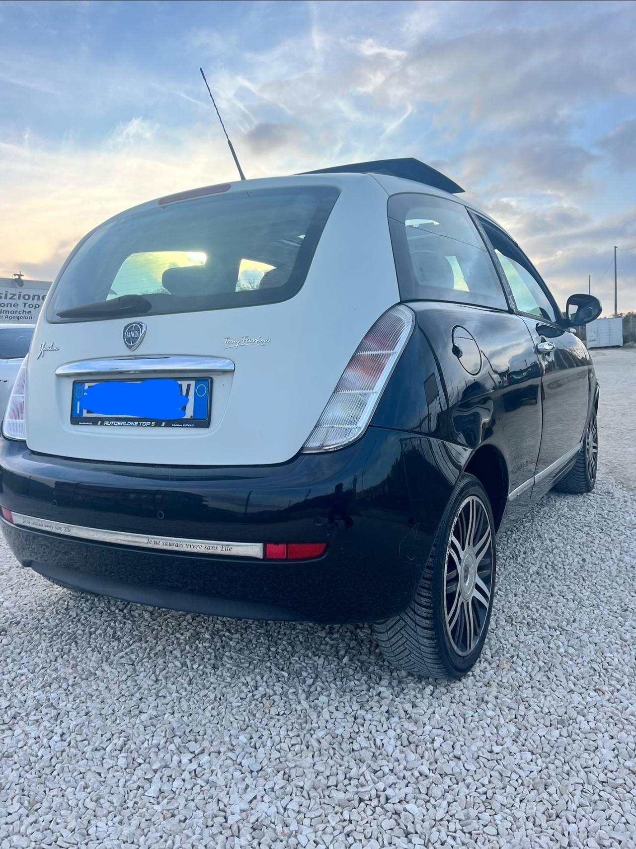 Lancia Ypsilon 1.2 69 CV versione Elle anno 2012
