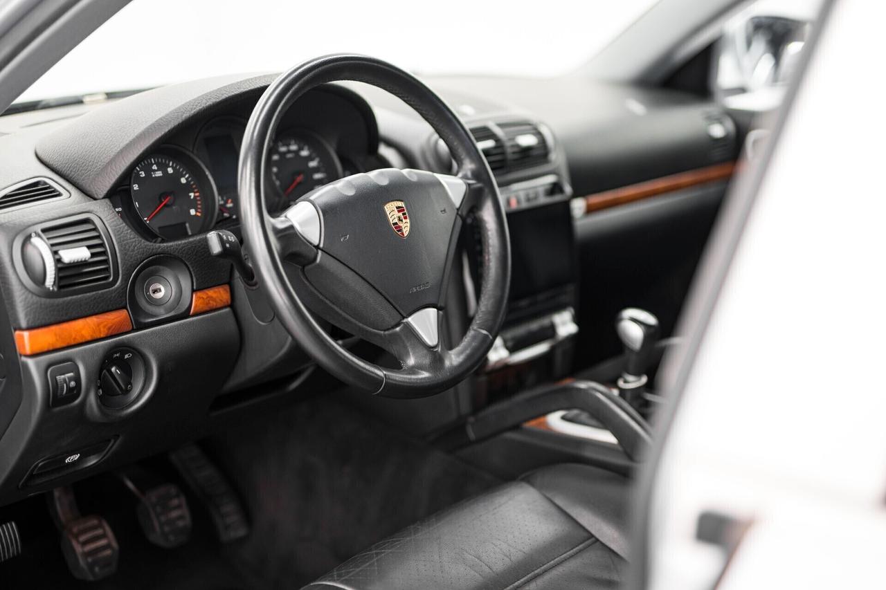 Porsche Cayenne 3.2 V6 --MANUALE--