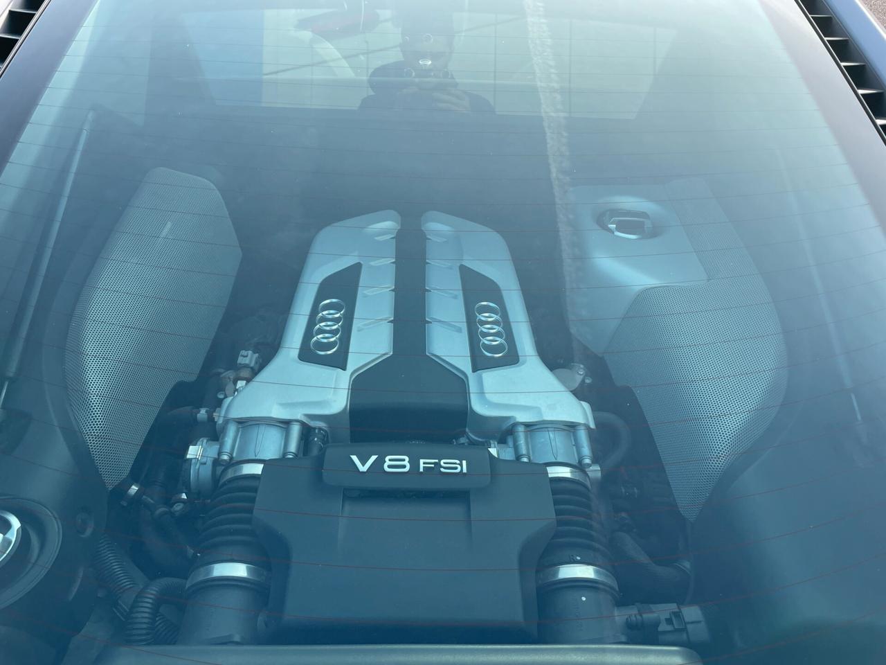 Audi R8 4.2 V8 FSI quattro