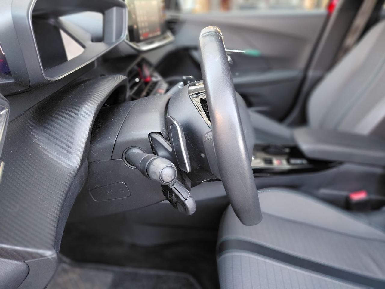 Peugeot 2008 Allure Pack 1.5 Blue HDI 130 #7949