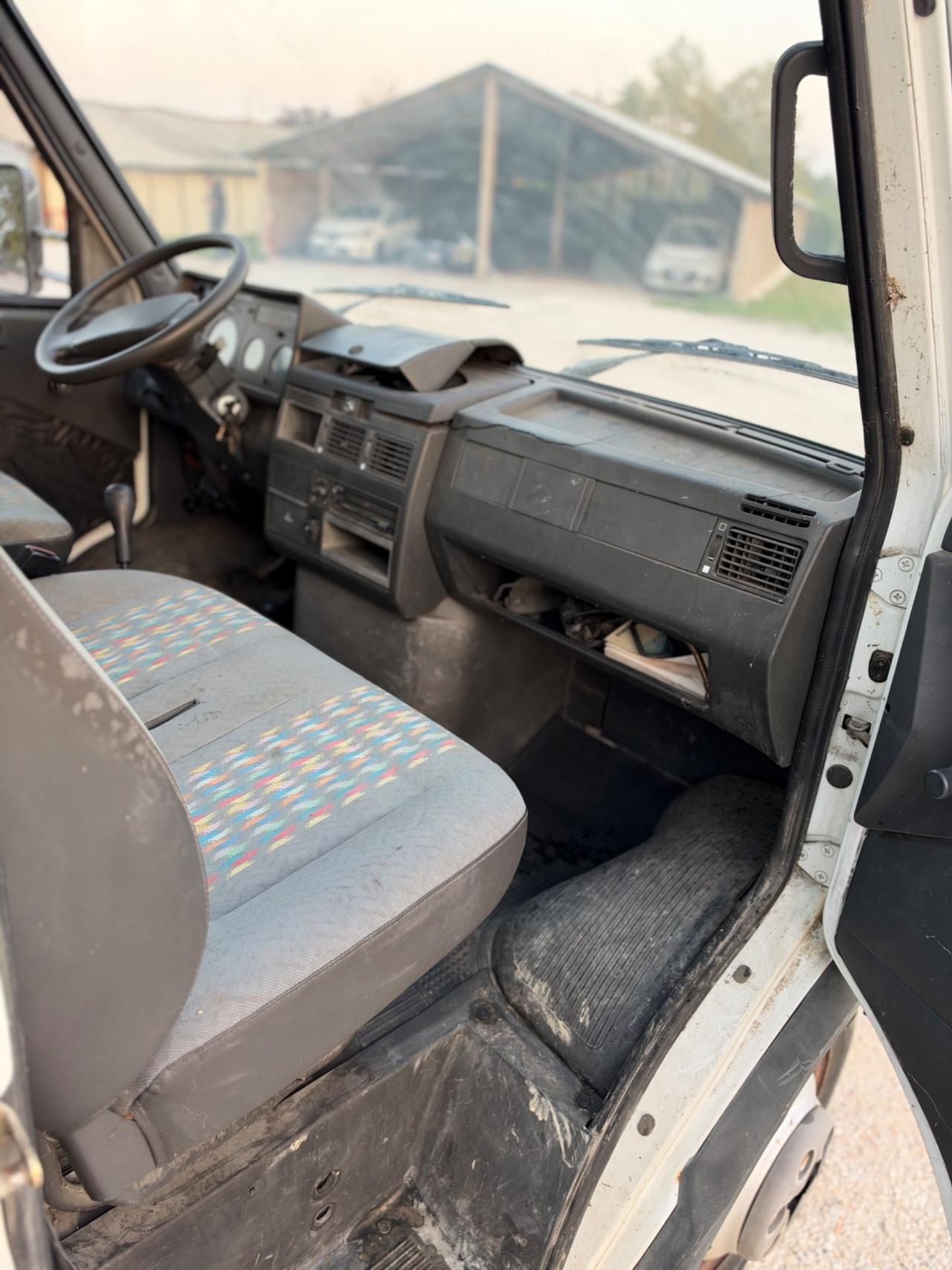 Iveco daily 35-8 cassone ribaltabile ruote gemellate