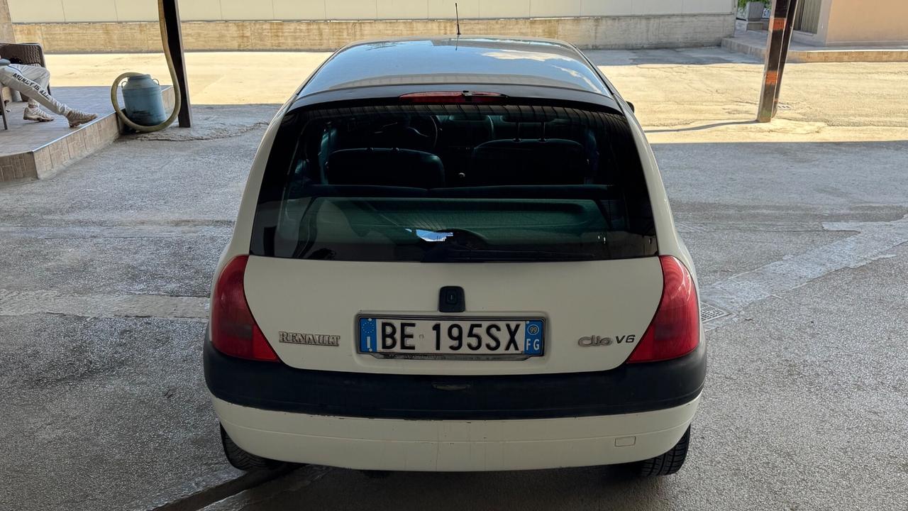 Renault Clio 1.2 cat 5 porte RT-1999