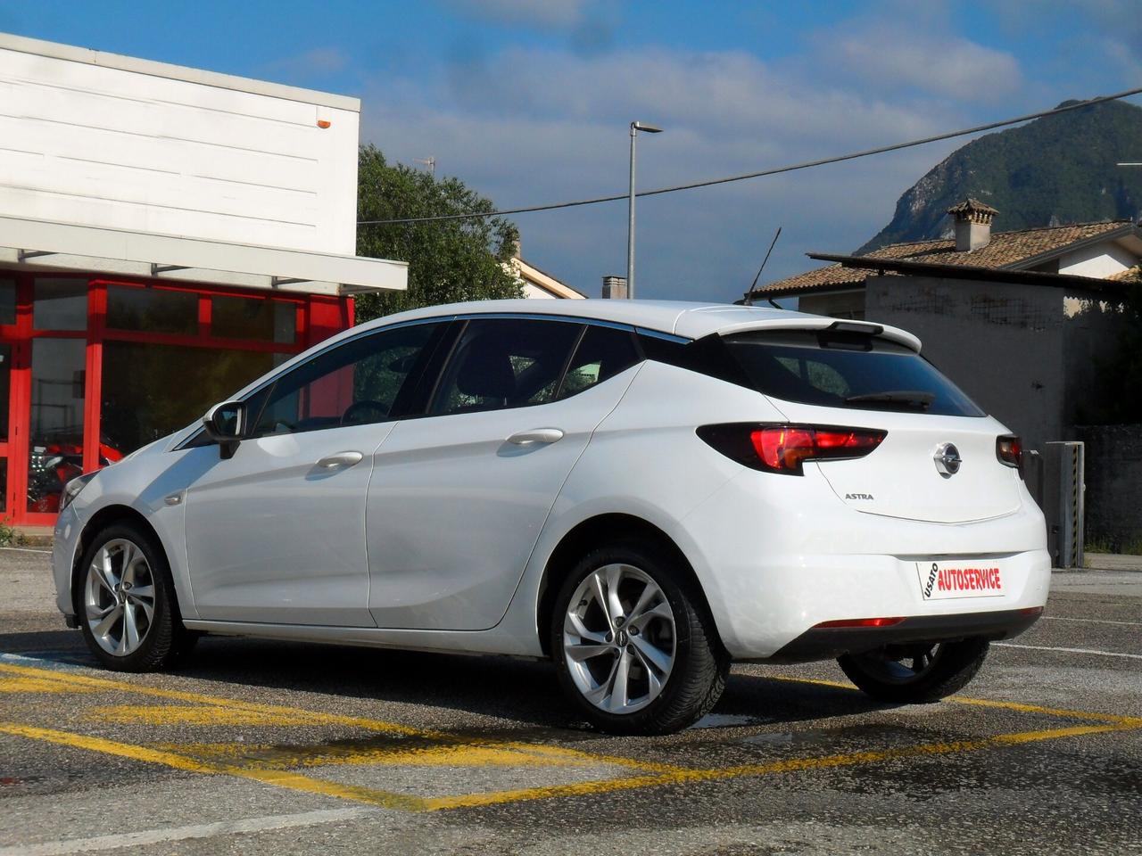 Opel Astra 1.6 CDTi 5 porte Dynamic
