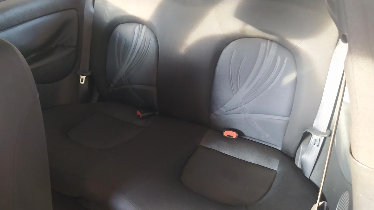 Lancia Ypsilon 1.2 69 CV Unyca