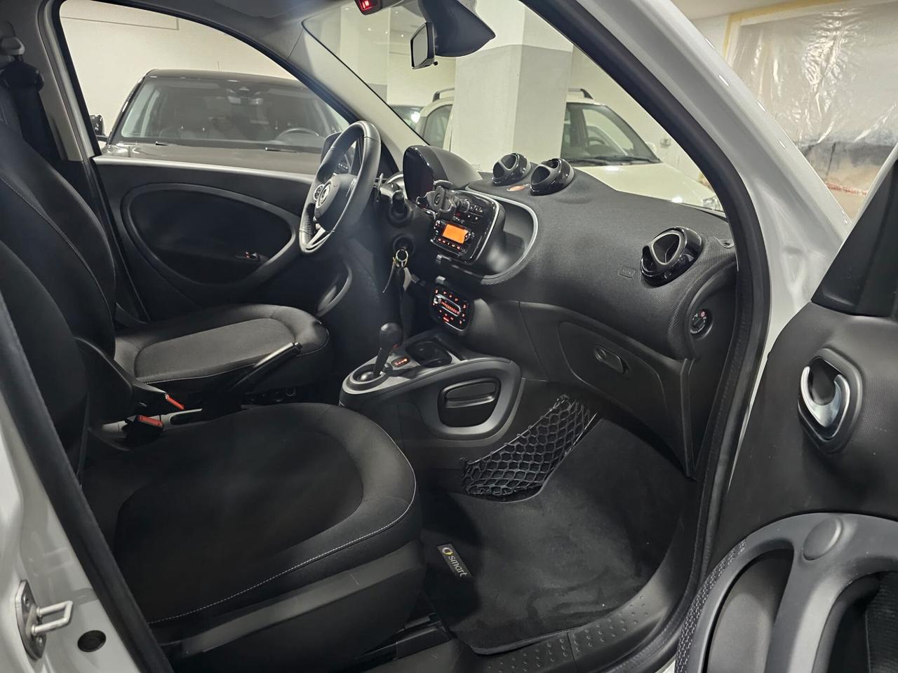 NUOVA SMART FORFOUR PASSION EDITION 0.9 TURBO BENZ 90CV AUTOMATIC