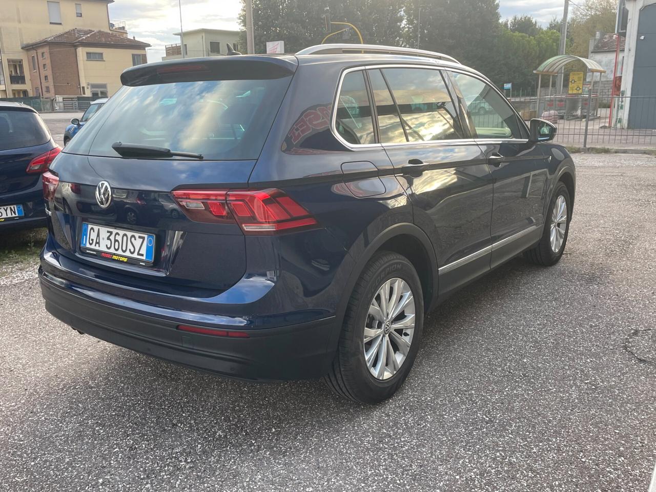 Volkswagen Tiguan 2.0 TDI SCR DSG Business BlueMotion Technology
