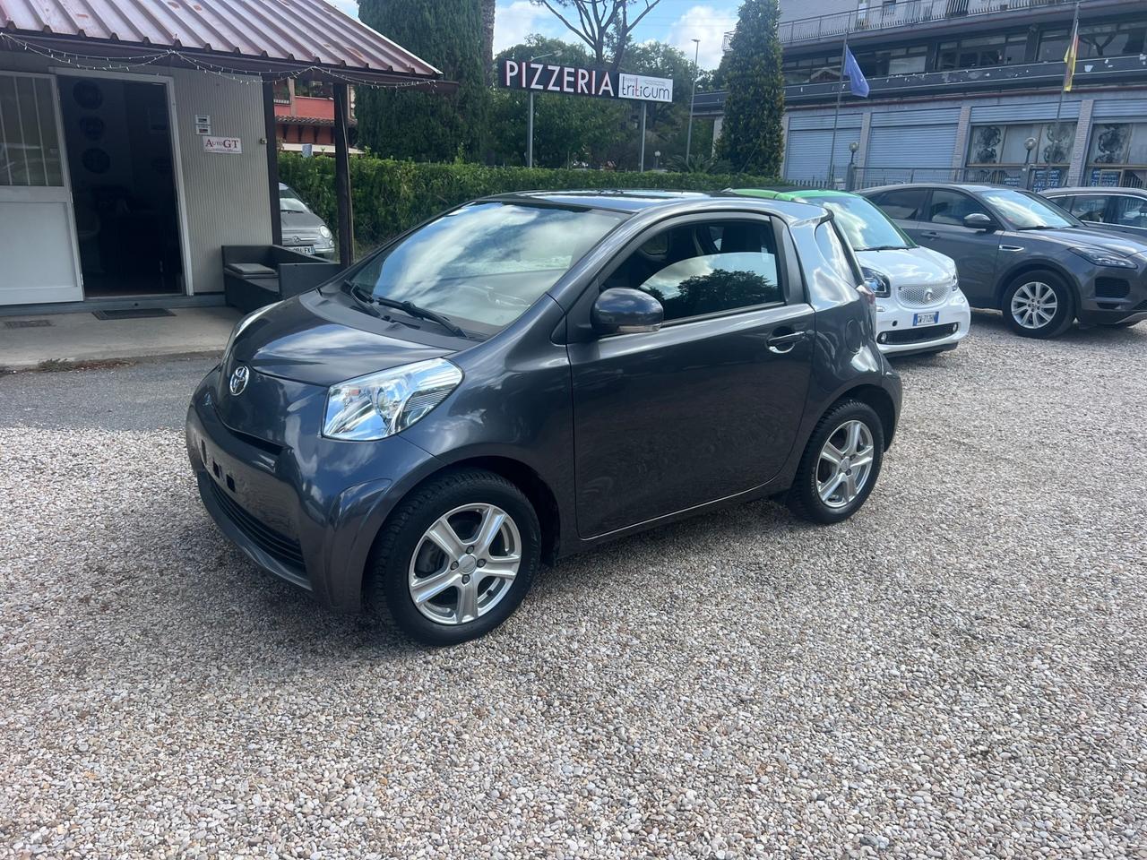 Toyota iQ 1.0 CVT Lounge anno 2015