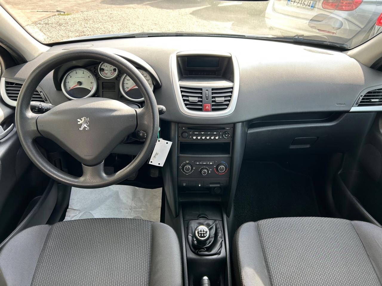 Peugeot 207 - 2011 1.4 8V 75CV 89.000 KM