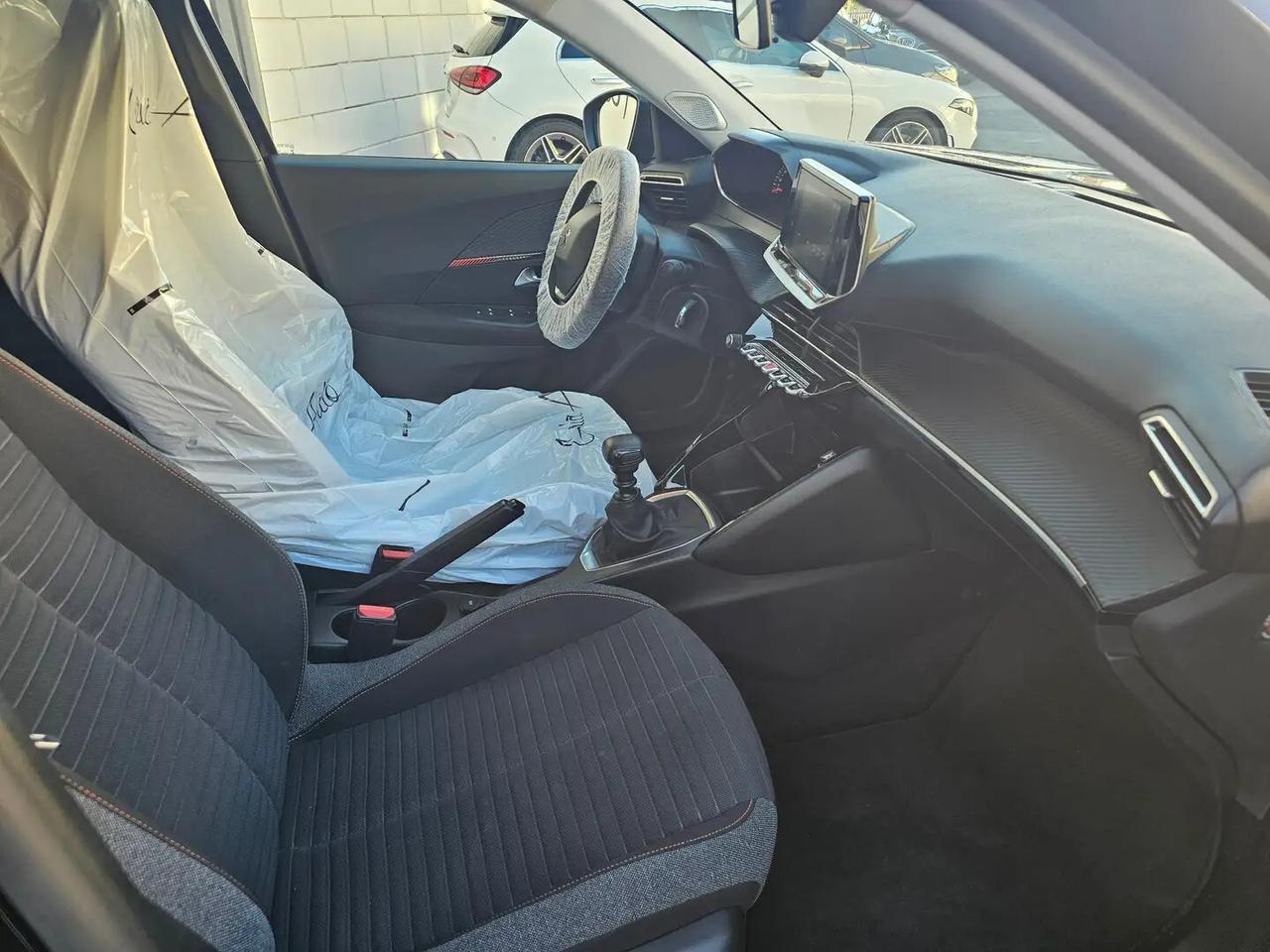 Peugeot 2008 PureTech 130 S&S EAT8 Allure