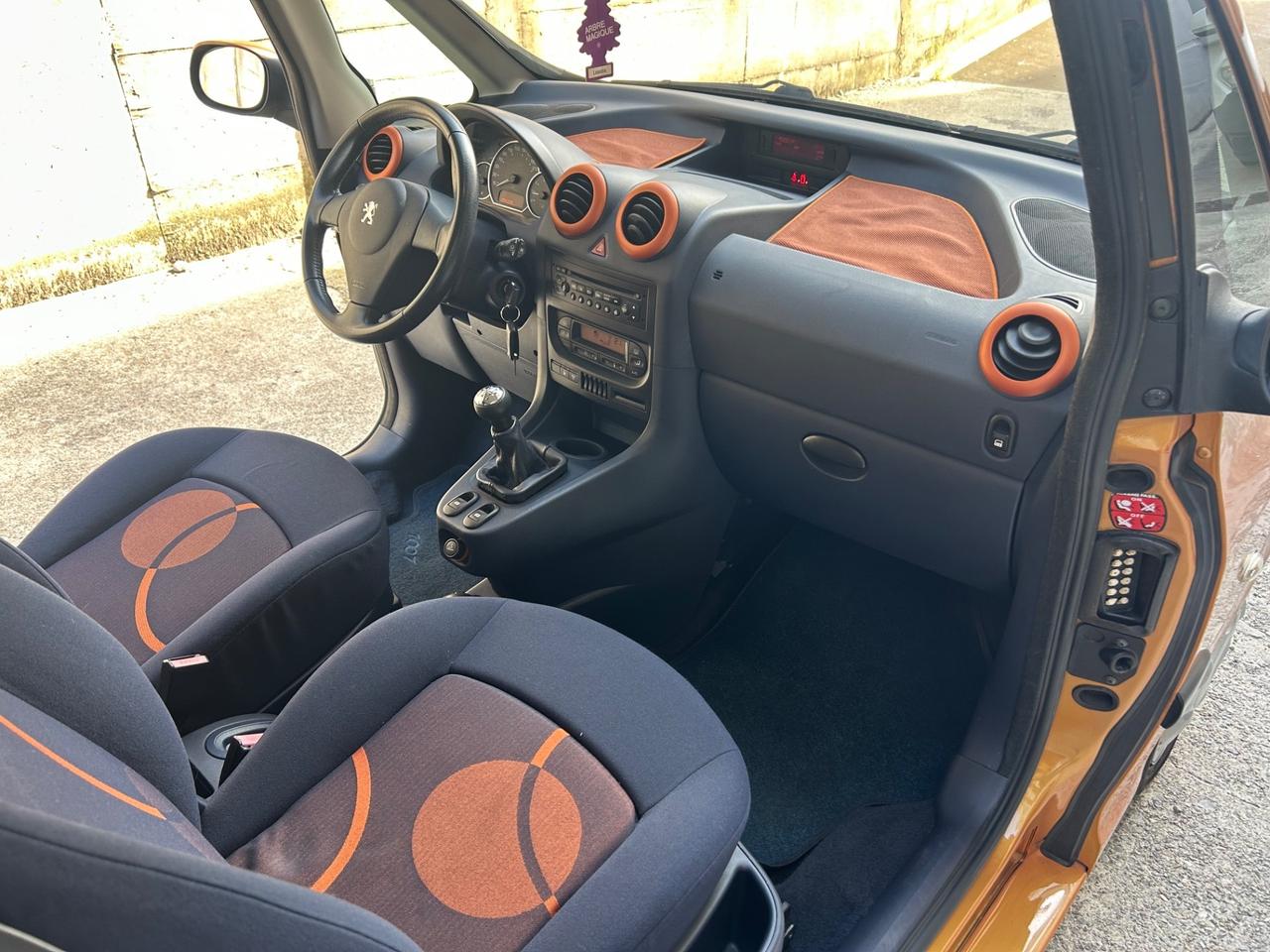 Peugeot 1007 1.4 Trendy