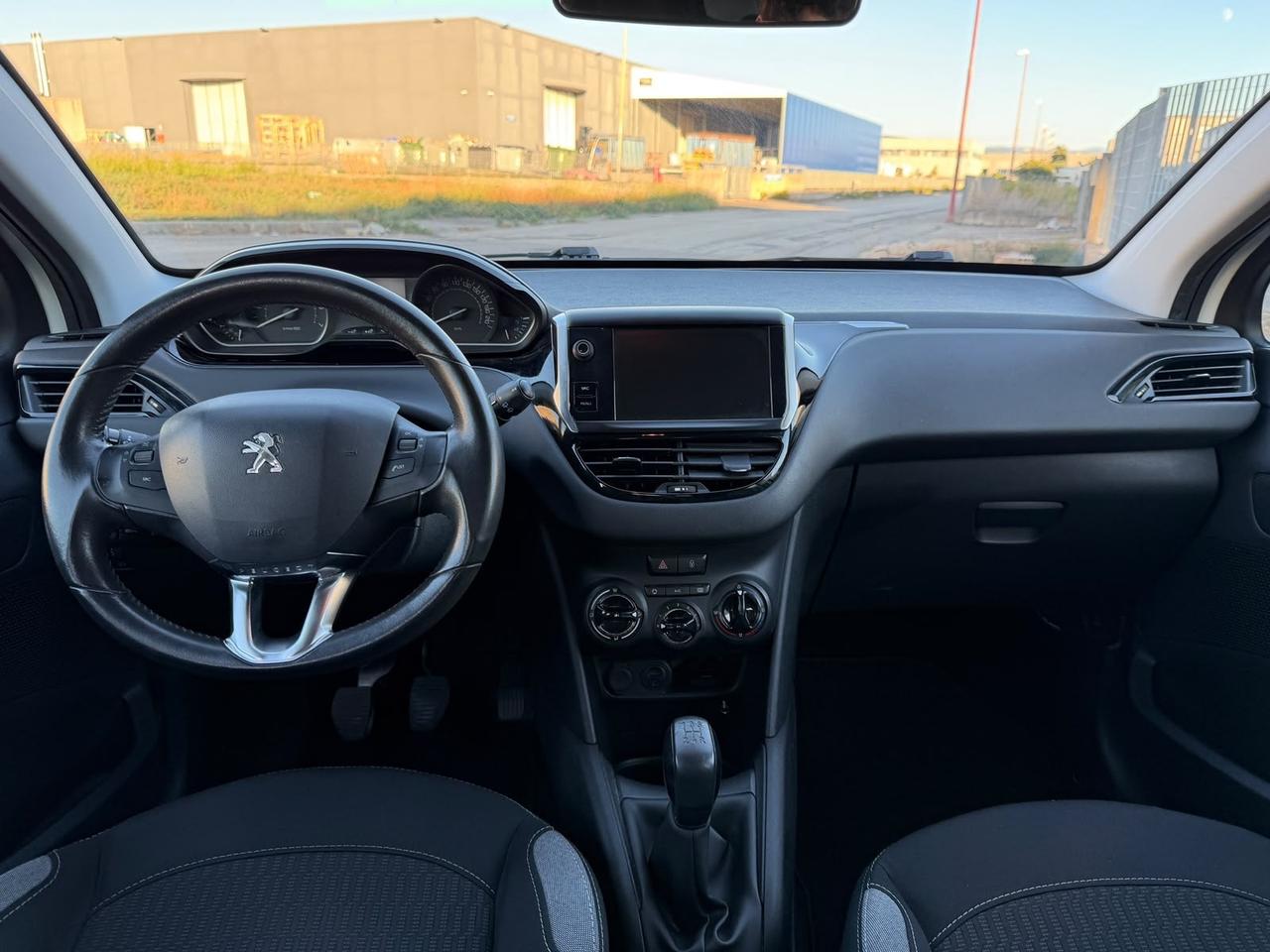 Peugeot 208 87000 KM GARANZIA 12 MESI