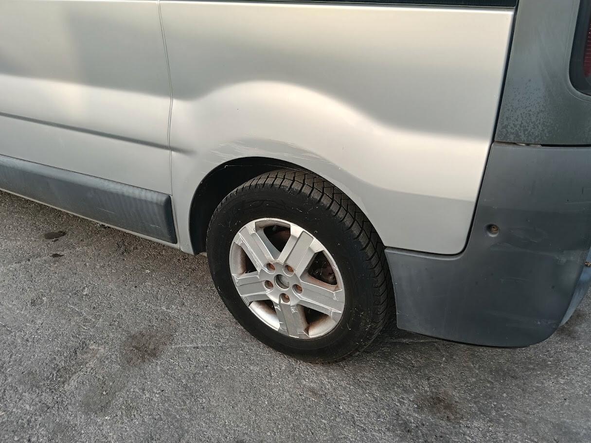 Opel Vivaro 27 1.9 DTI 8 posti + gancio traino