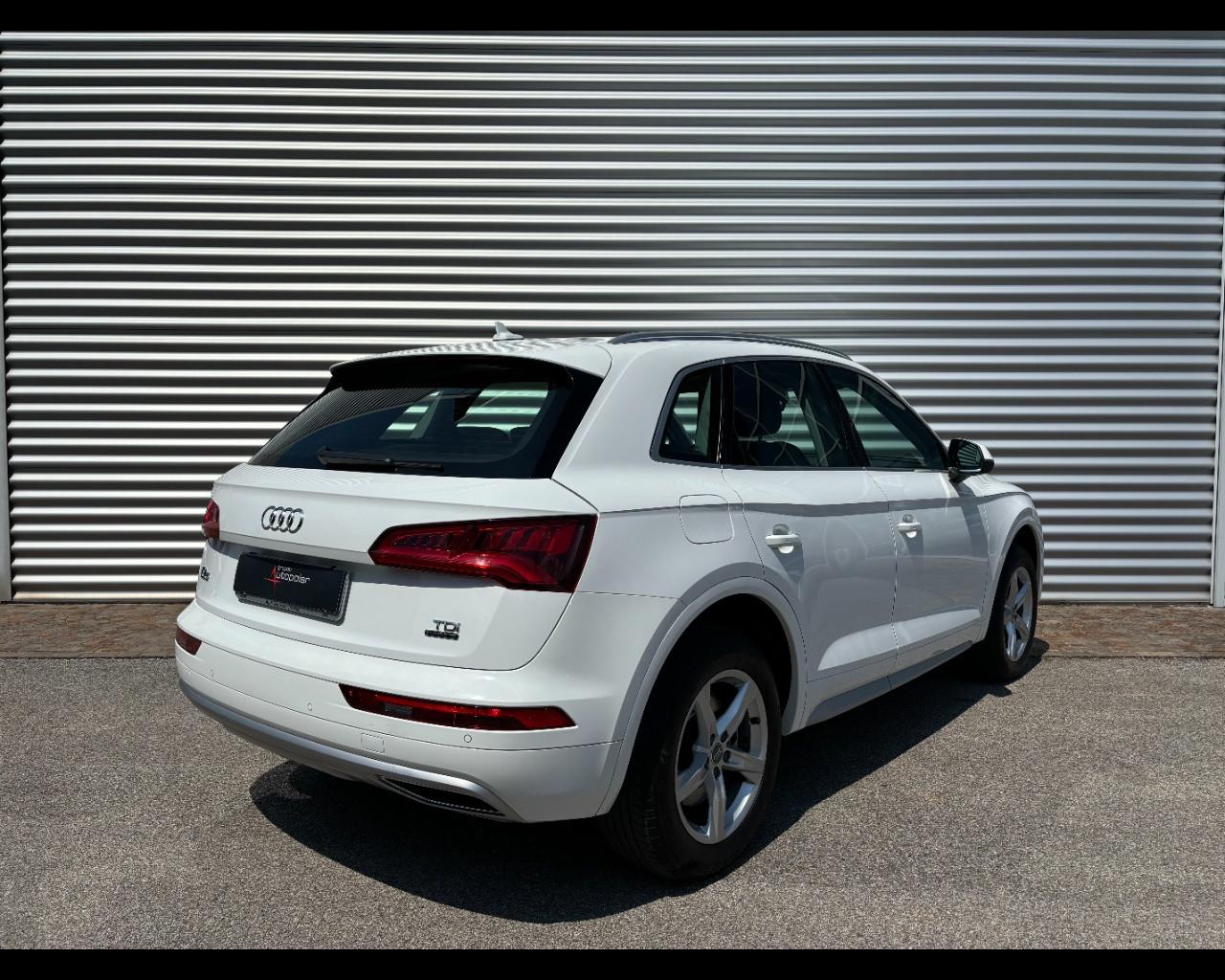 AUDI Q5 40 TDI QUATTRO S-TRONIC BUSINESS SPORT