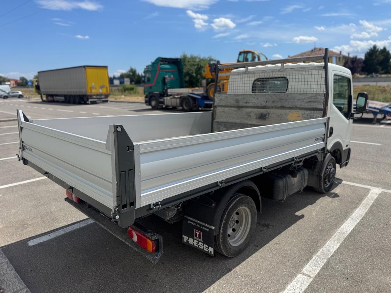 NISSAN CABSTAR NT400 RIBALTABILE TRILATERALE 2016
