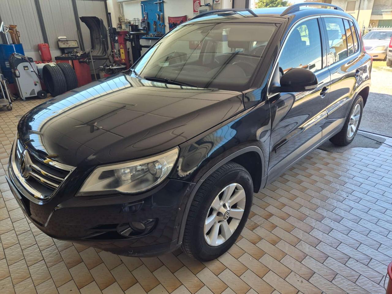 Volkswagen Tiguan 2.0 TDI DPF 4MOTION tiptronic Track & Field