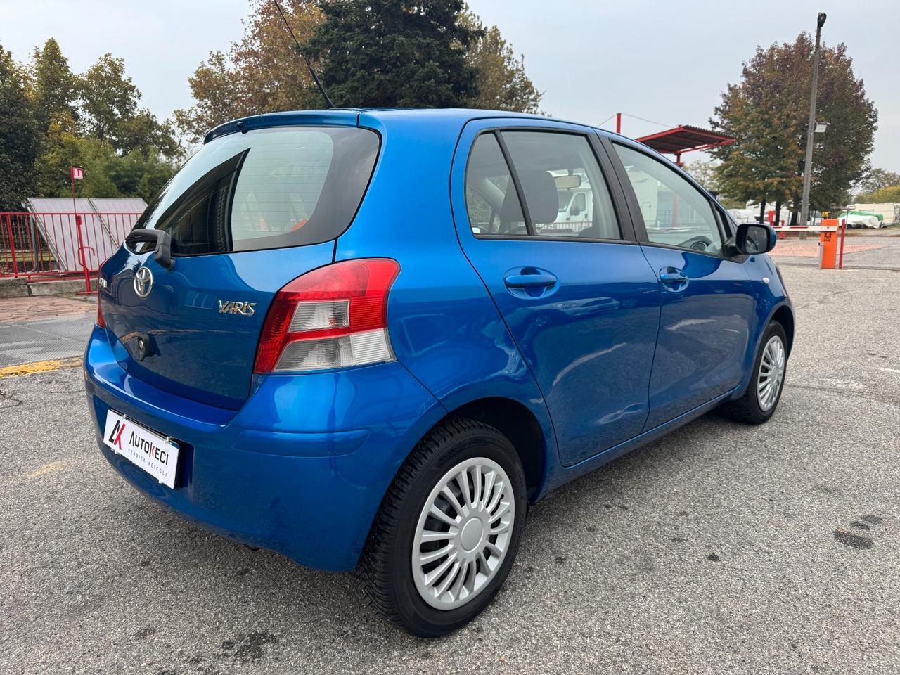 Toyota Yaris 1.0 5 porte Sol