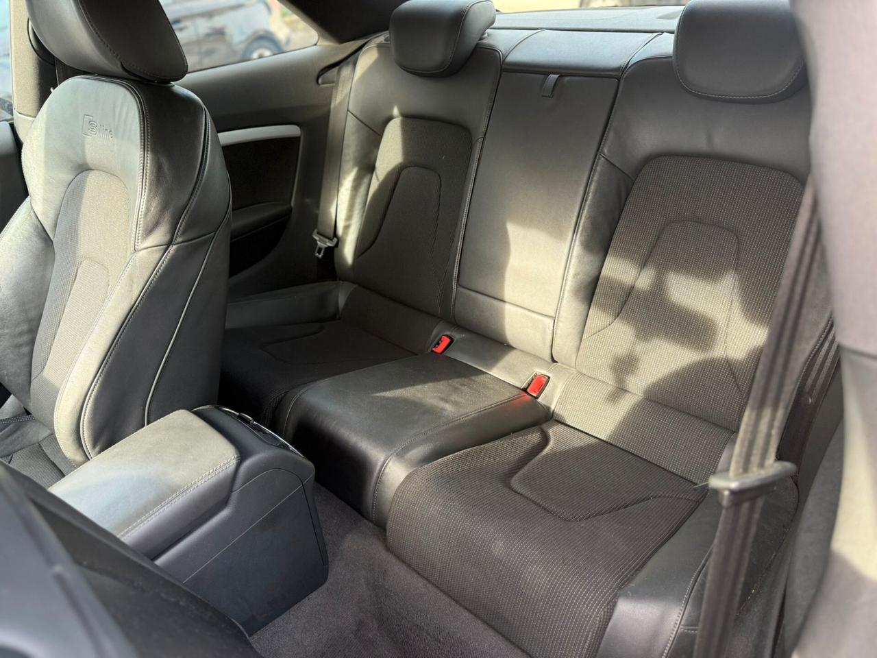 AUDI A5 2.0 TDI 2010 12 MESI DI GARANZIA