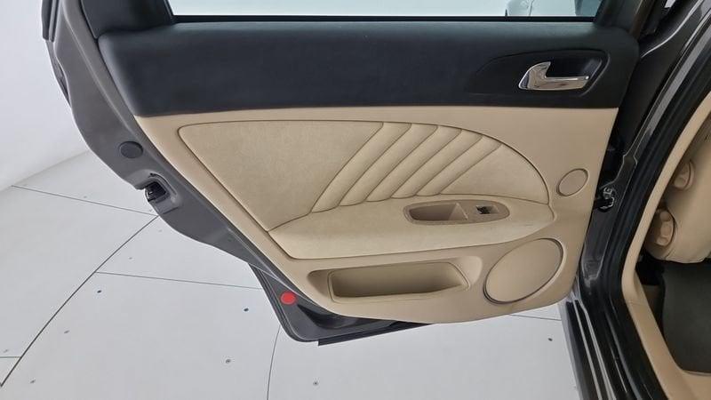 Alfa Romeo 159 1.9 JTDm 16V Sportwagon Distinctive