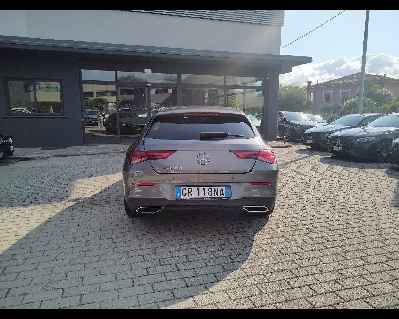 Mercedes-Benz CLA Sh.Brake - X118 - CLA Shooting Brake 180 d Sport auto