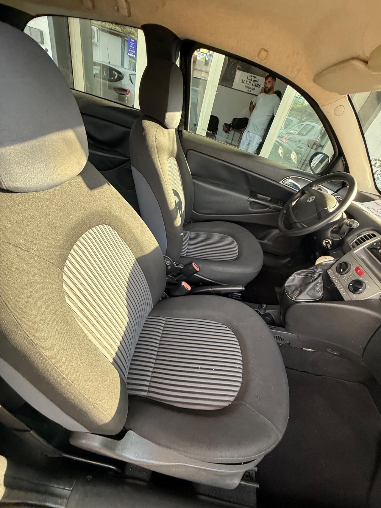 Lancia Ypsilon 1.2 Argento