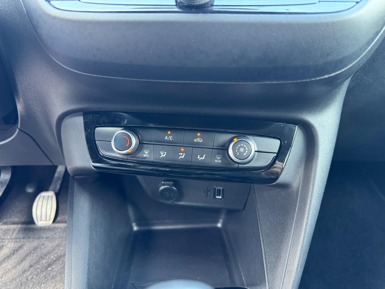 Opel Corsa 1.2 Design & Tech Bi-Color Neopatentati