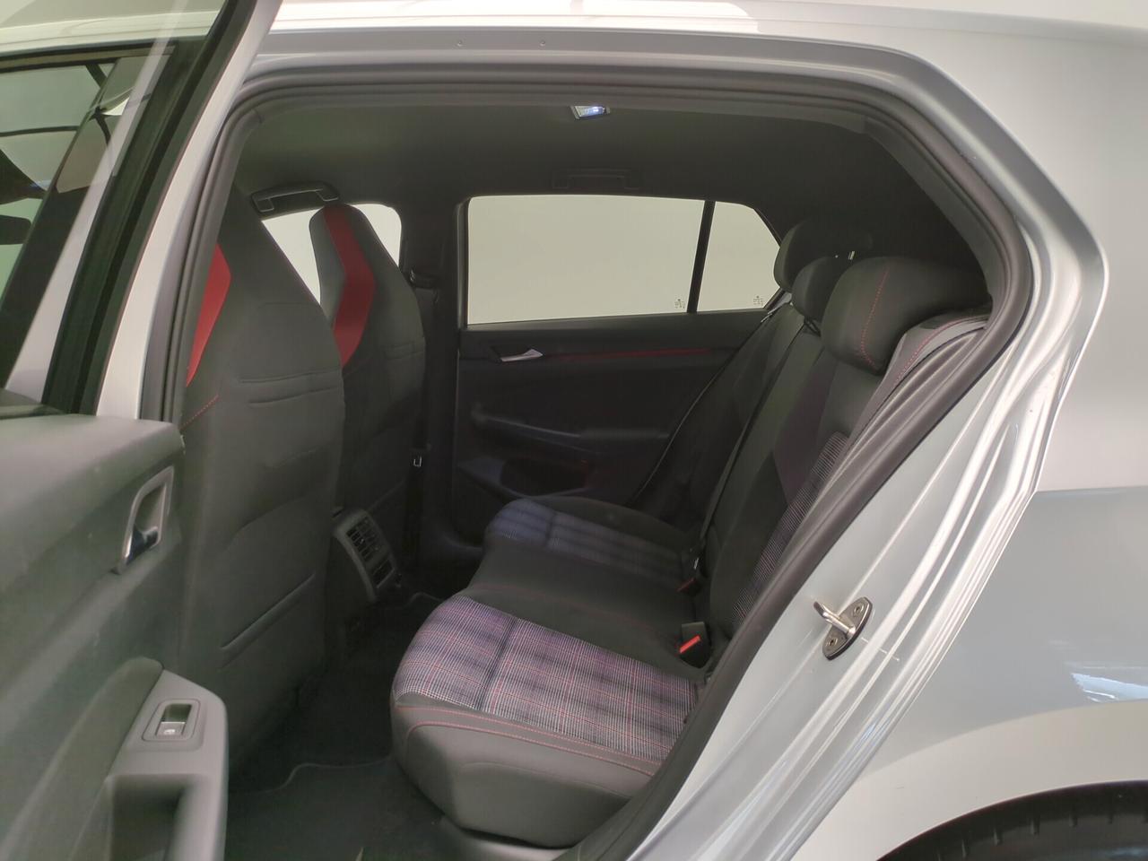 Volkswagen Golf GTI 2.0 TSI DSG