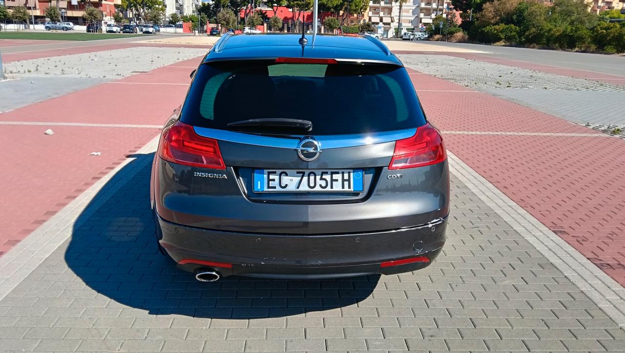 OPEL INSIGNIA AUTOMATICA -2010