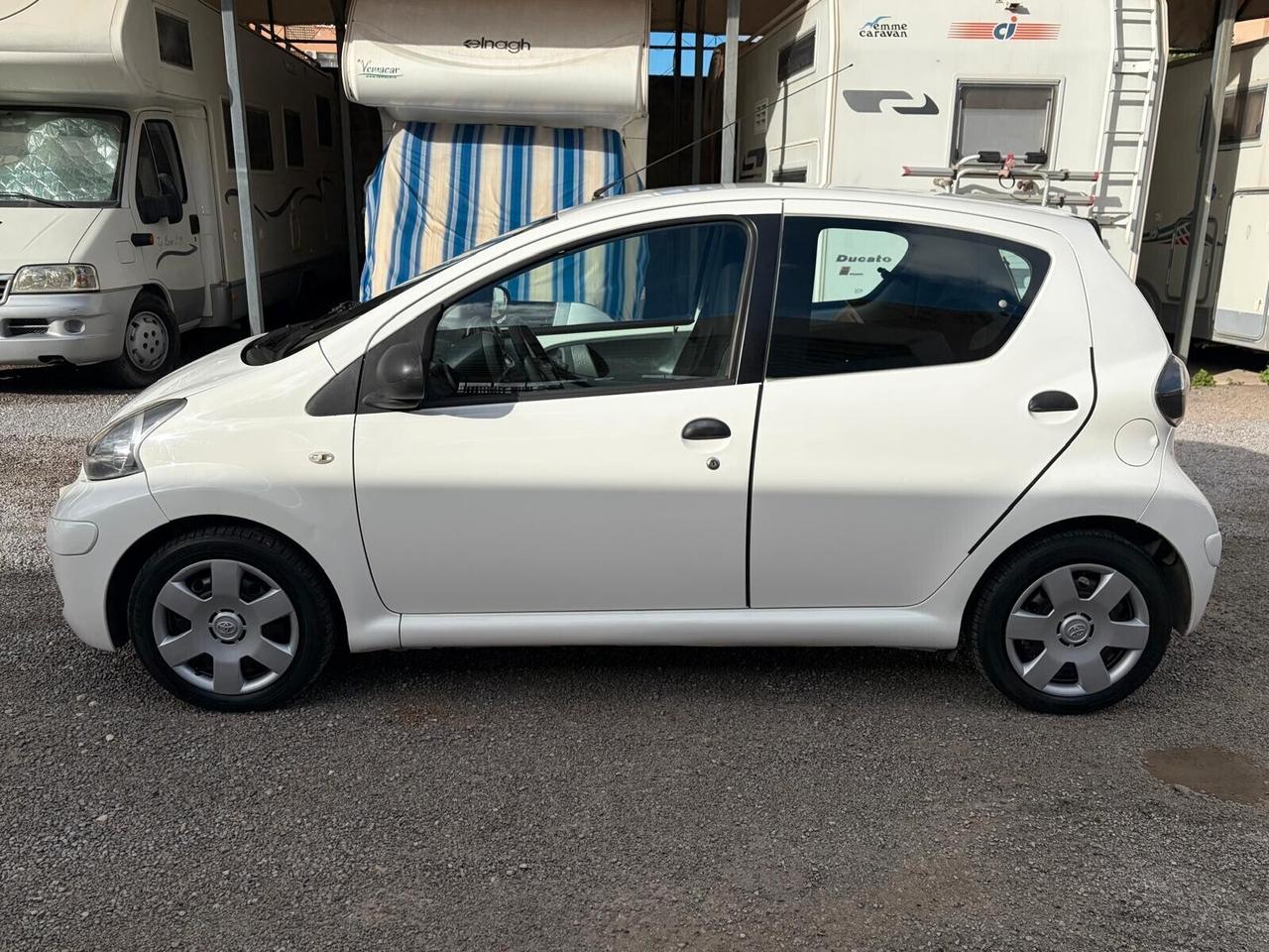 Toyota Aygo 1.0 Now Connect 12 MESI DI GARANZIA