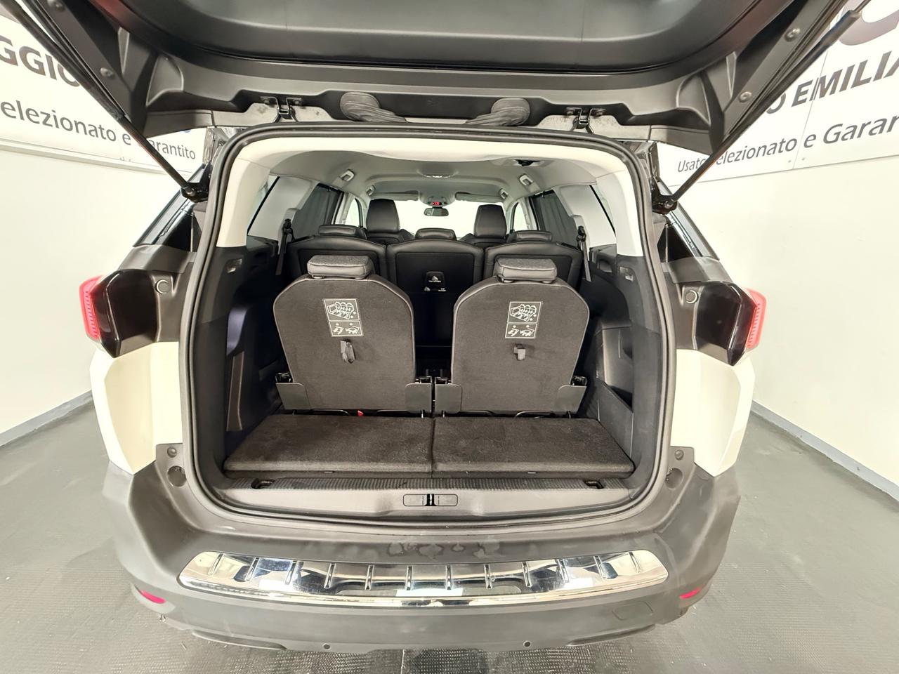 Peugeot 5008 1.6 BHDi 120 CV Neopatentati Allure 04/2018 Euro 6B