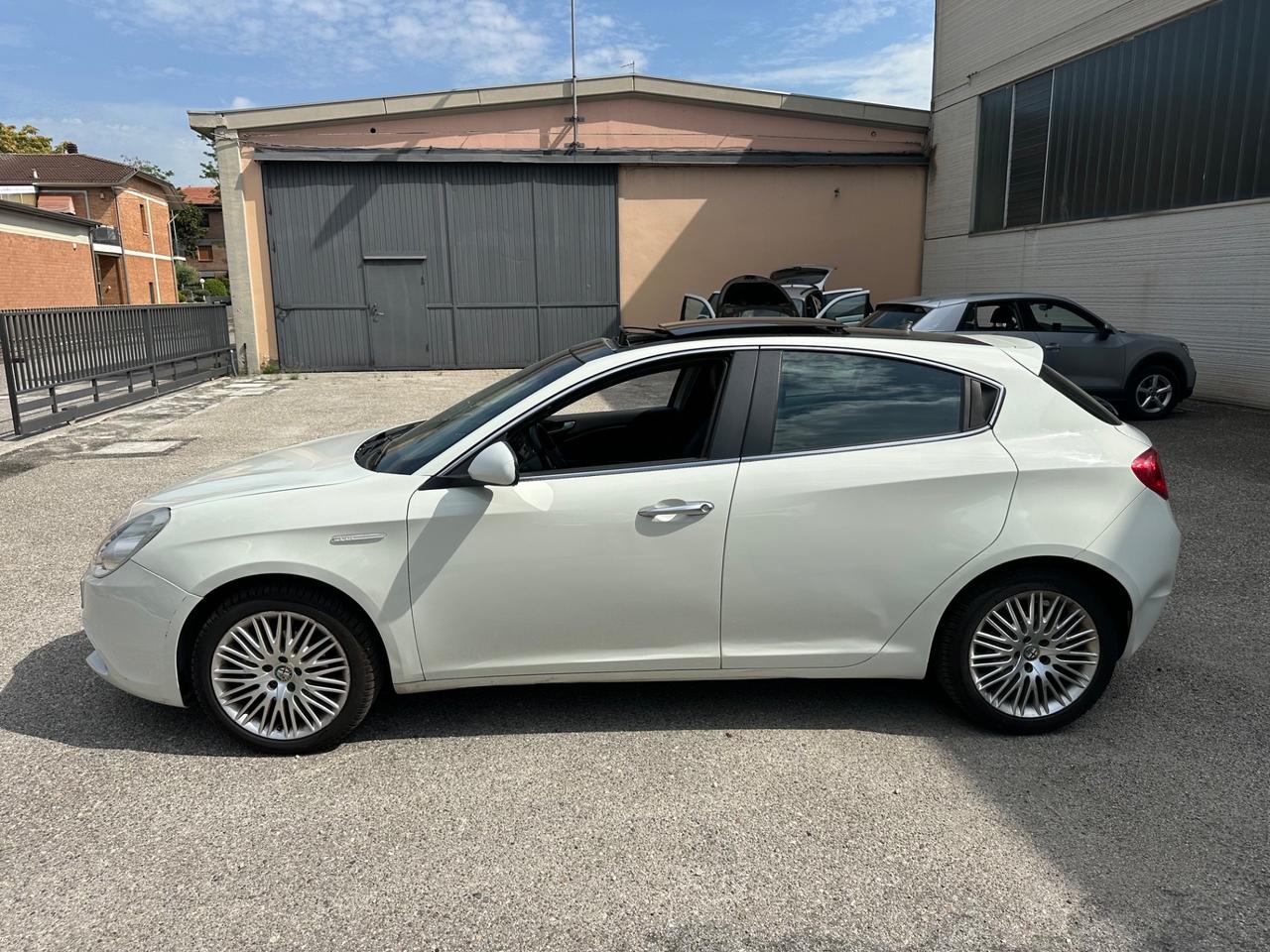 Alfa Romeo Giulietta 1.6 105 CV Finanziabile