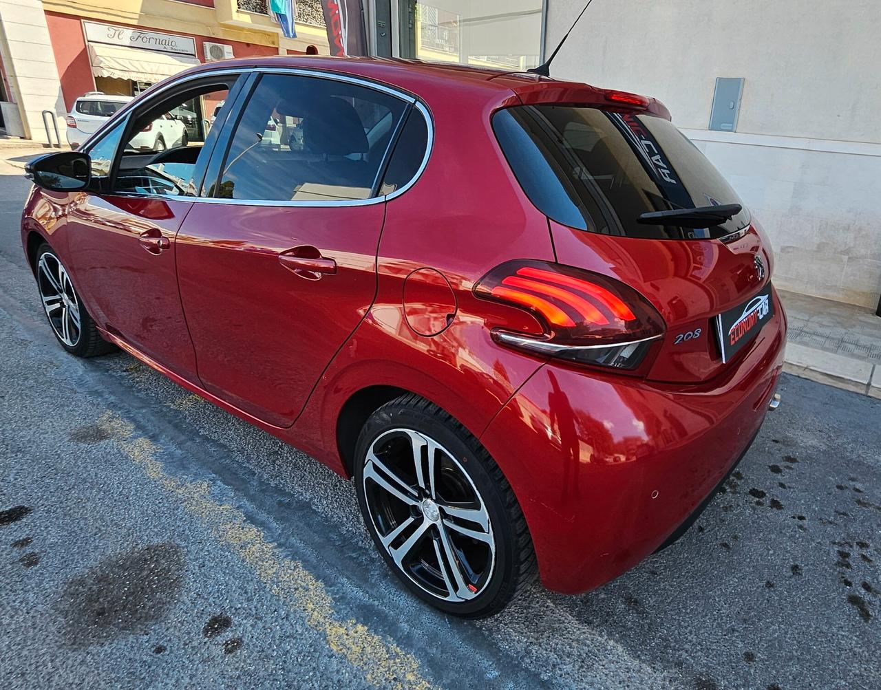 Peugeot 208 BlueHDi 100 5 porte GT Line
