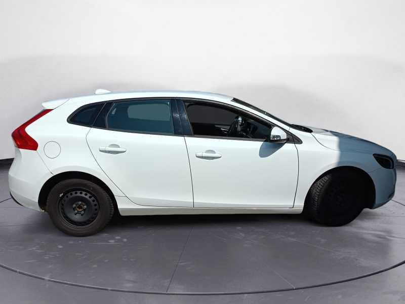 VOLVO V40 1.6 d2 Momentum