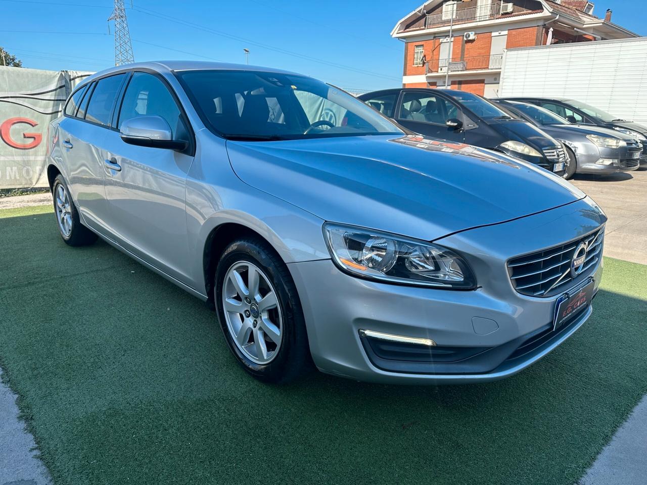 Volvo V60 1.6*D2*MOMENTUM*NAVI*KEY*BLUETOOTH*LED*