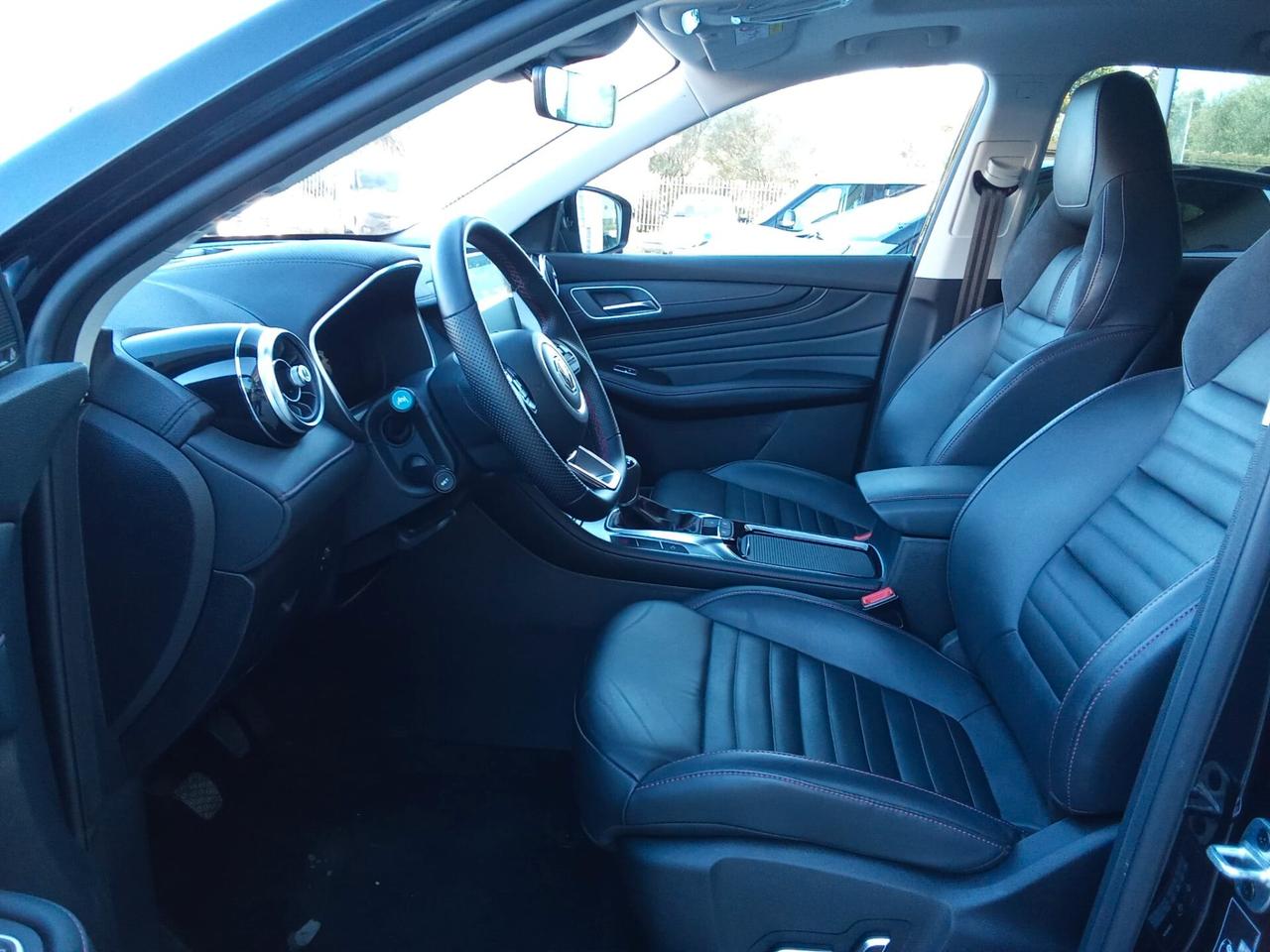 MG HS 1,5 BZ 163 CV LUXURY MAN MY24 5P