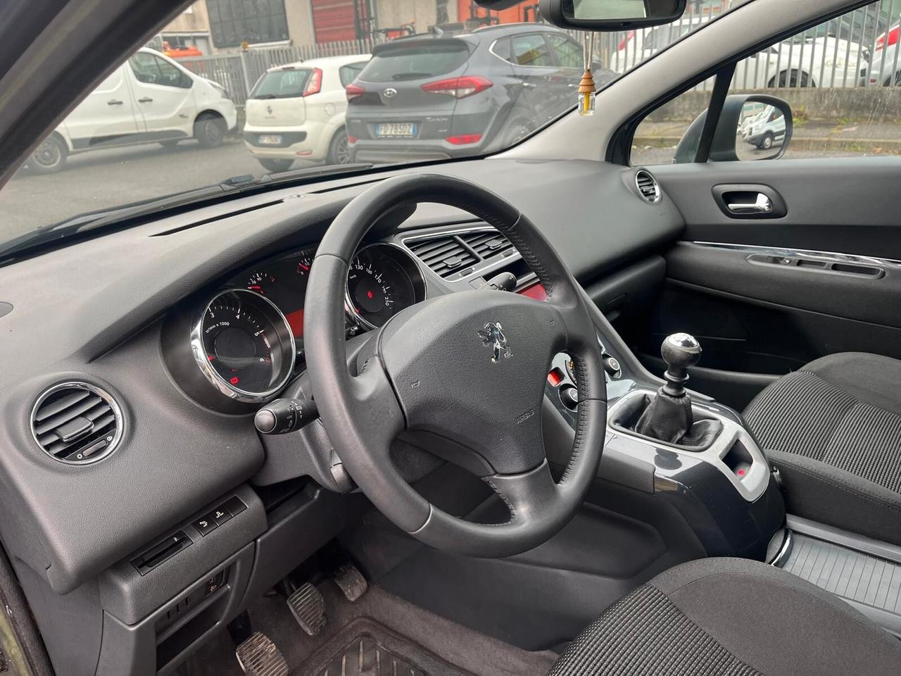 Peugeot 5008 1.6 HDi 112CV Active