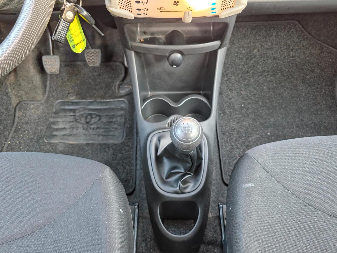 Toyota Aygo 1.0 12V VVT-i 5 porte Lounge Connect CV-68 E5B Manuale NEO 2012
