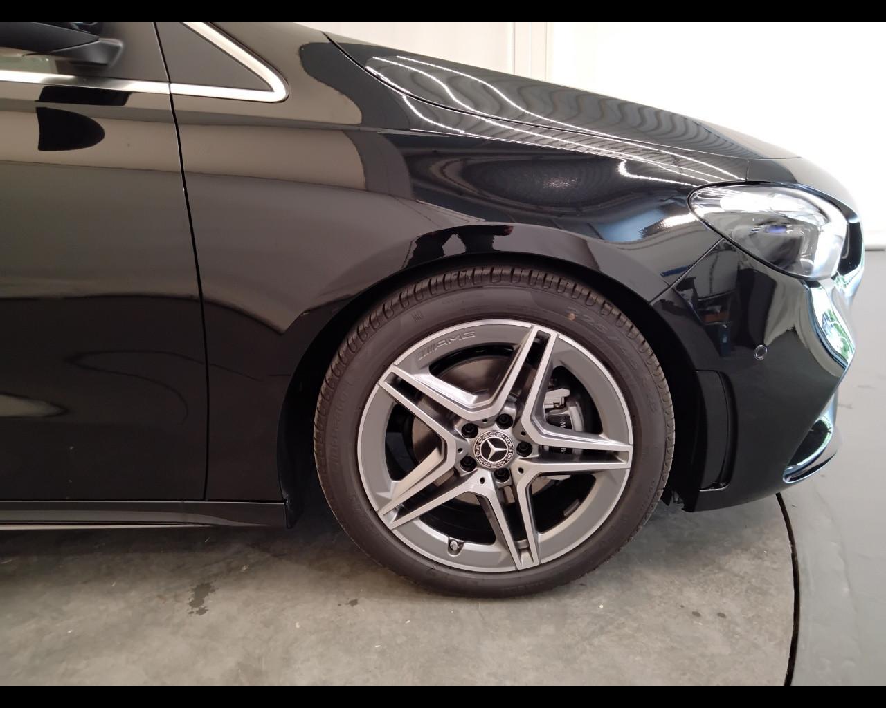 Mercedes-Benz Classe B - W247 2023 - B 180 d AMG Line Advanced Plus auto