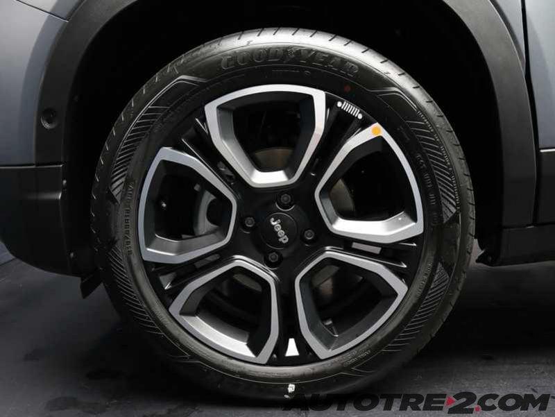 Jeep Avenger Avenger 1.2 turbo Summit fwd 100cv TUA DA € 21.150 DETAX !!