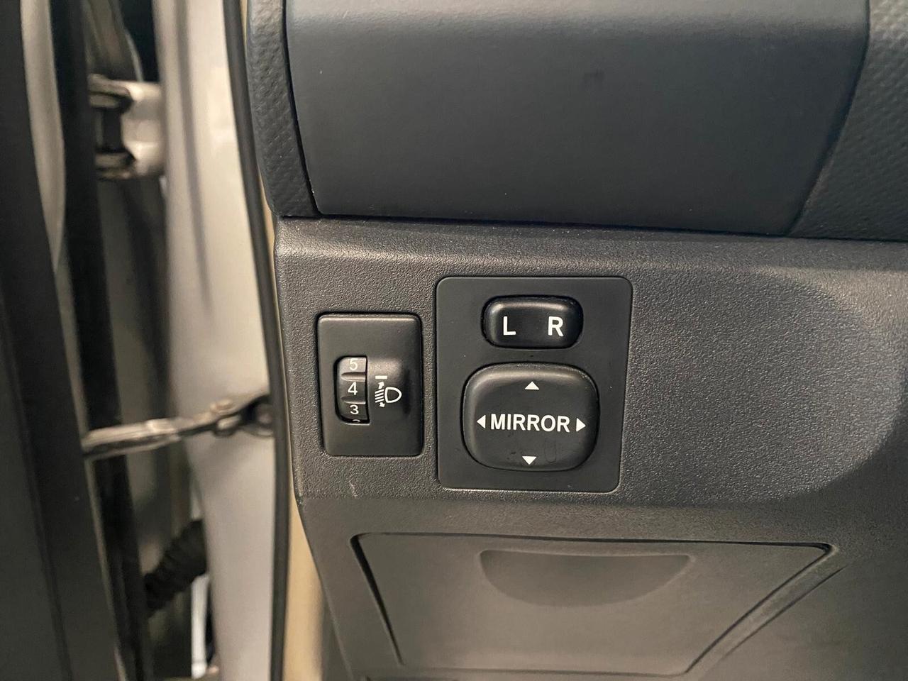 Toyota Yaris 1.0 5 porte Sol