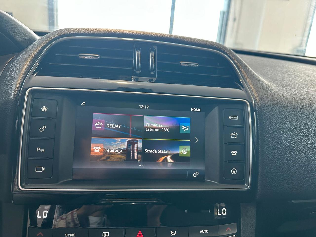 Jaguar F-Pace 2.0 D 180 CV AWD R-Sport