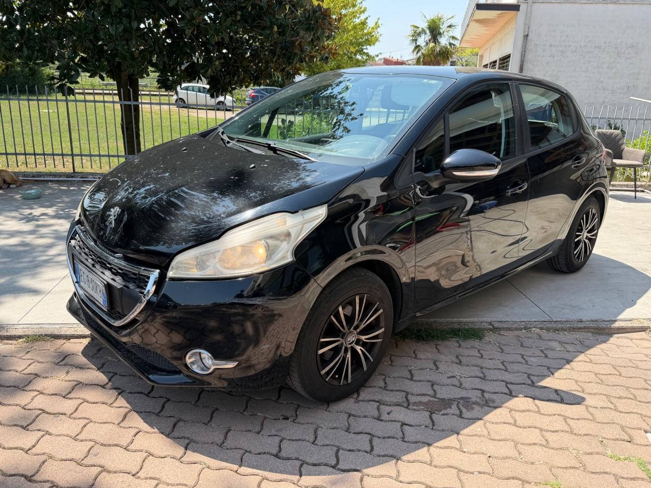 Peugeot 208 1.4 HDi 68 CV 5 porte Allure