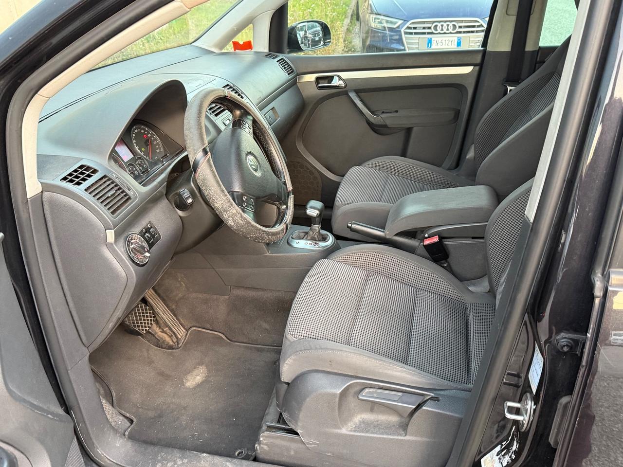 Volkswagen Touran 2.0 16V TDI DSG Trendline