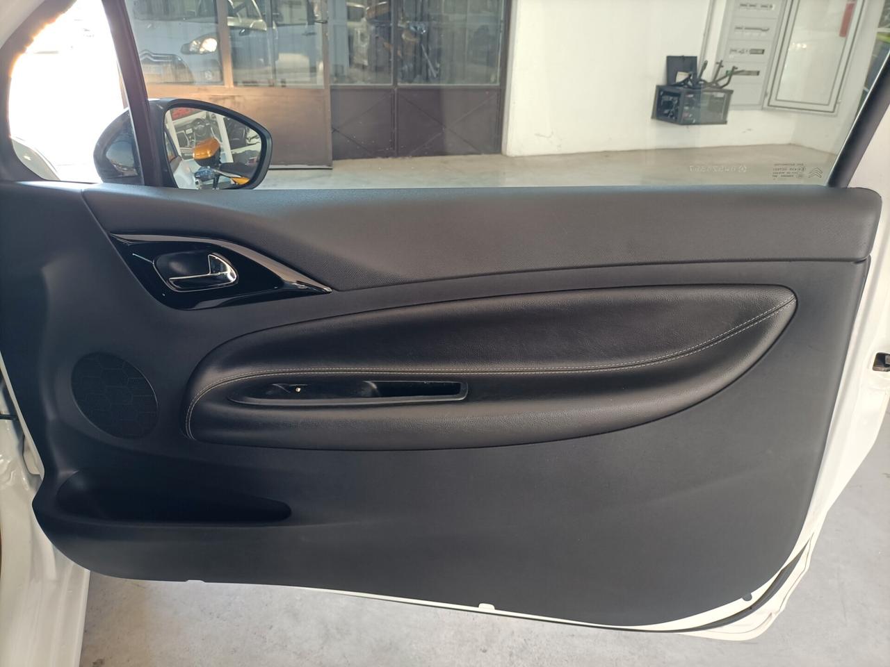 Ds DS3 3 1.6 THP 155 Sport Chic 03/2011